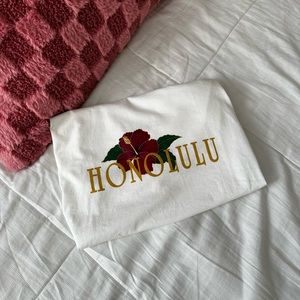 Women’s Honolulu Graphic Tee